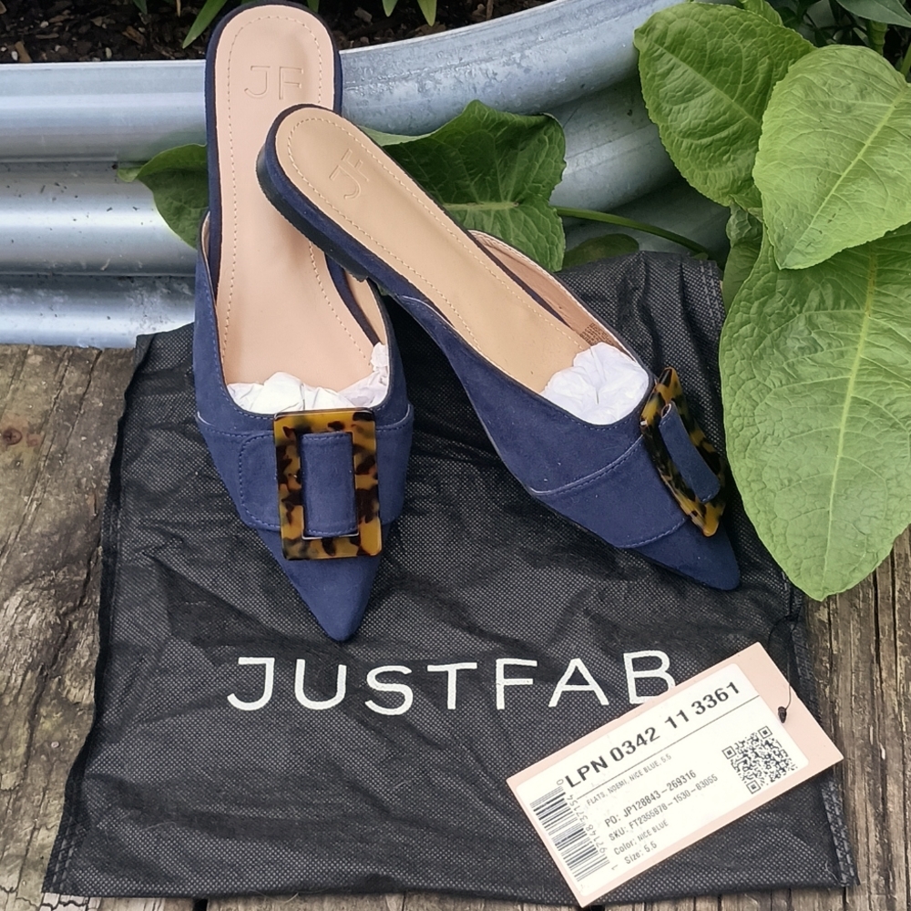 Blue low heel/flat slip on